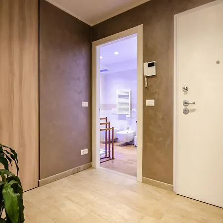 Апартаменты Goito Luxury Apartment, In The Historical Center